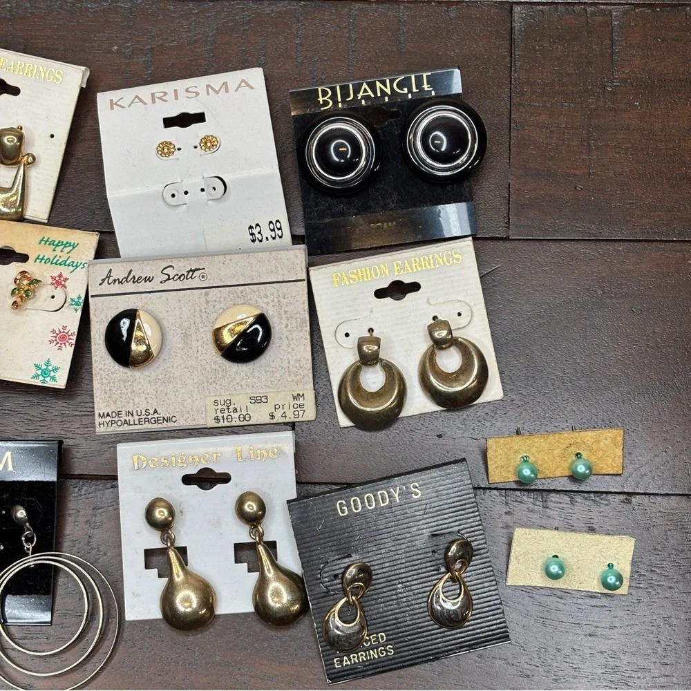 Assorted Pierced‎ Earrings Costume Jewelry Great Condition